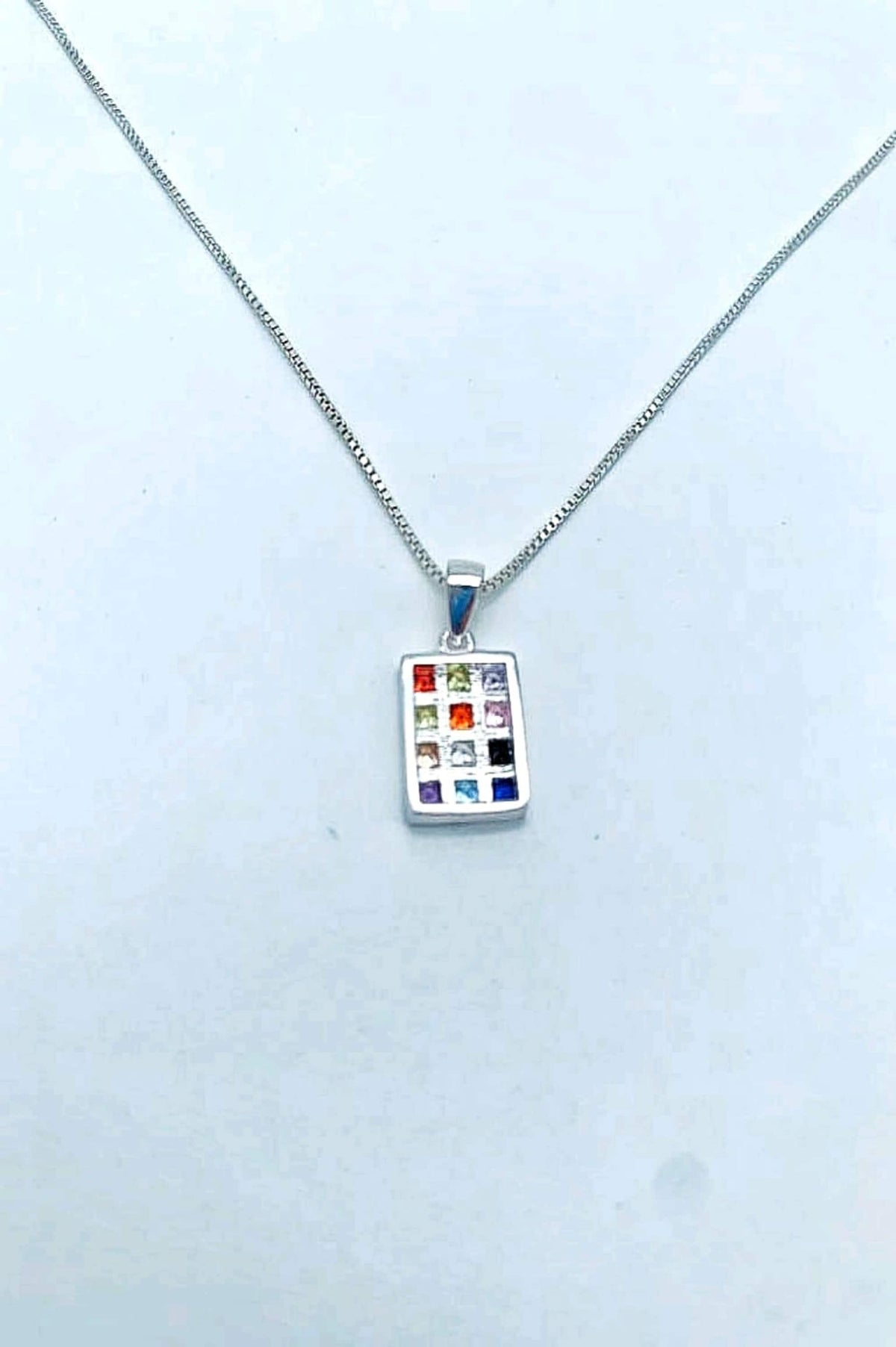Collier en argent avec cristaux du Hoshen des 12 tribus