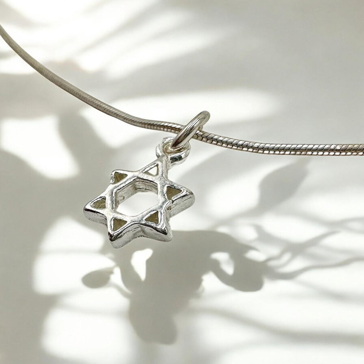Mini collier étoile de David | Argent sterling ou plaqué or