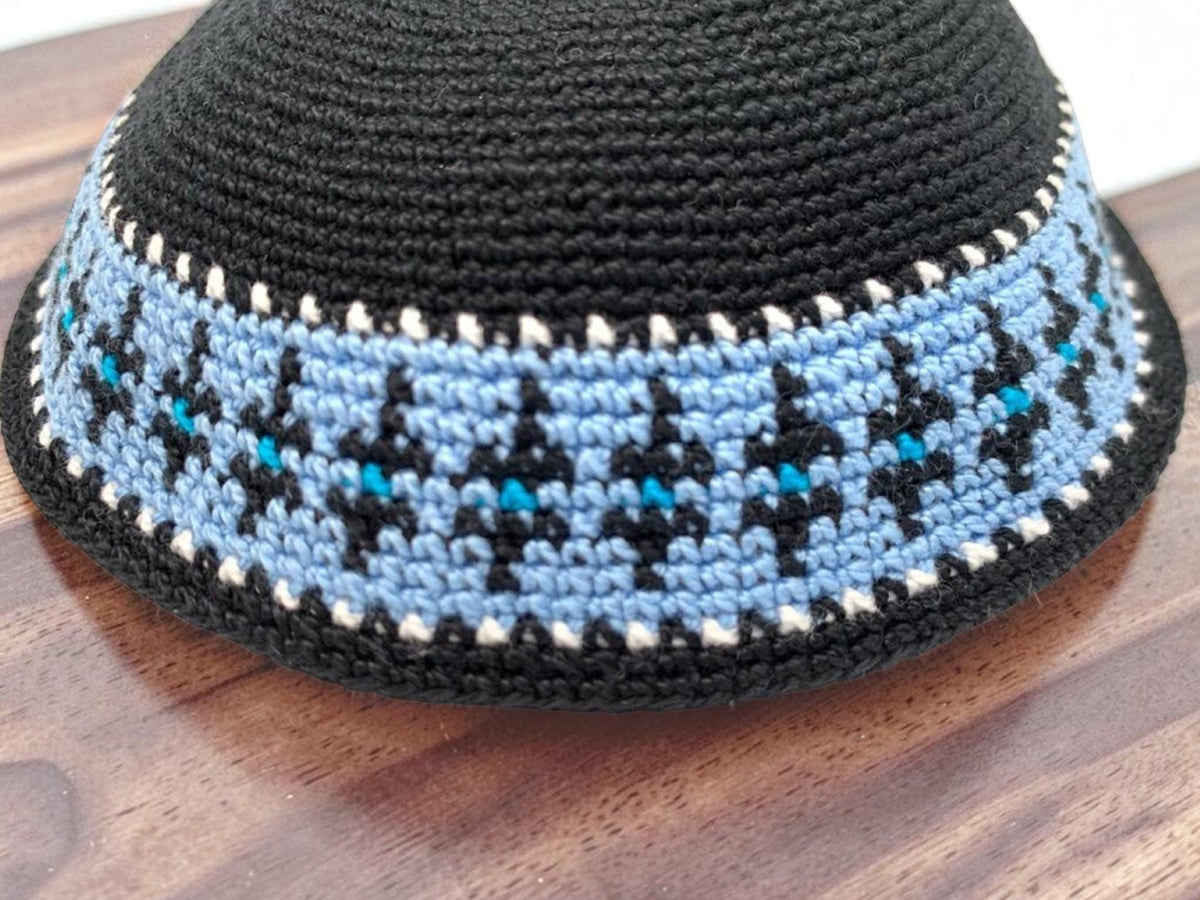 Kippa en coton tricoté, 18 cm, motif noir et bleu