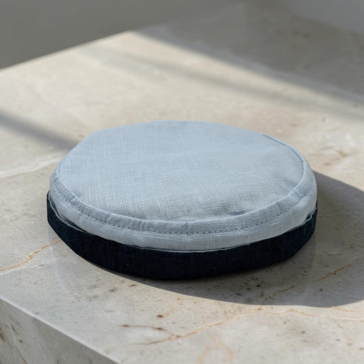 Bleu jean foncé et blanc glacé | Une Kippa, quatre styles uniques