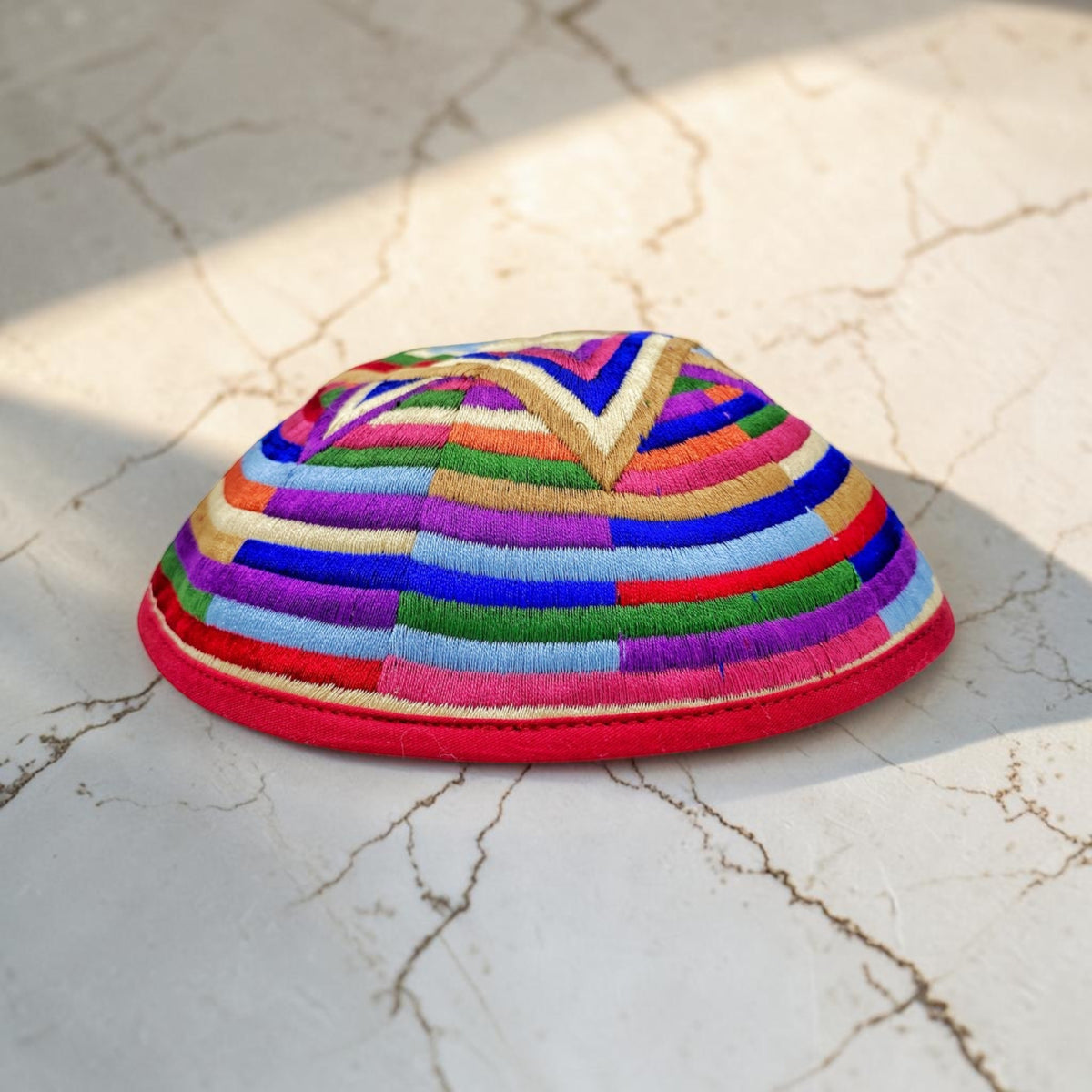 Kippa brodée étoile de David colorée 17cm