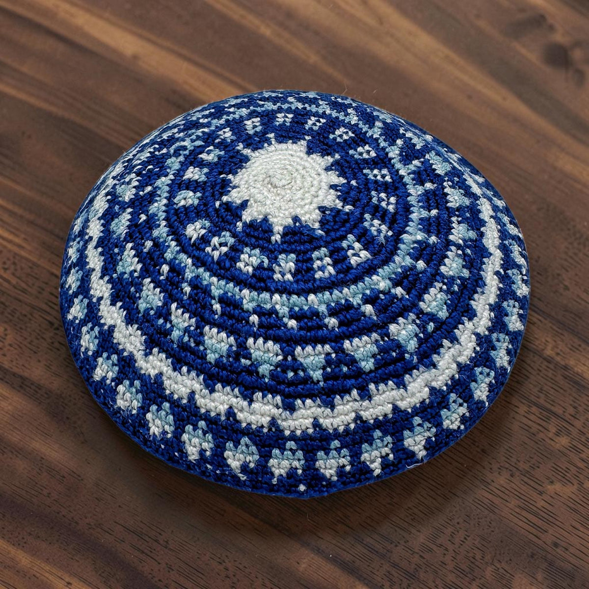 כיפה סרוגה מכותנה כחולה בעבודת יד 14 ס"מ