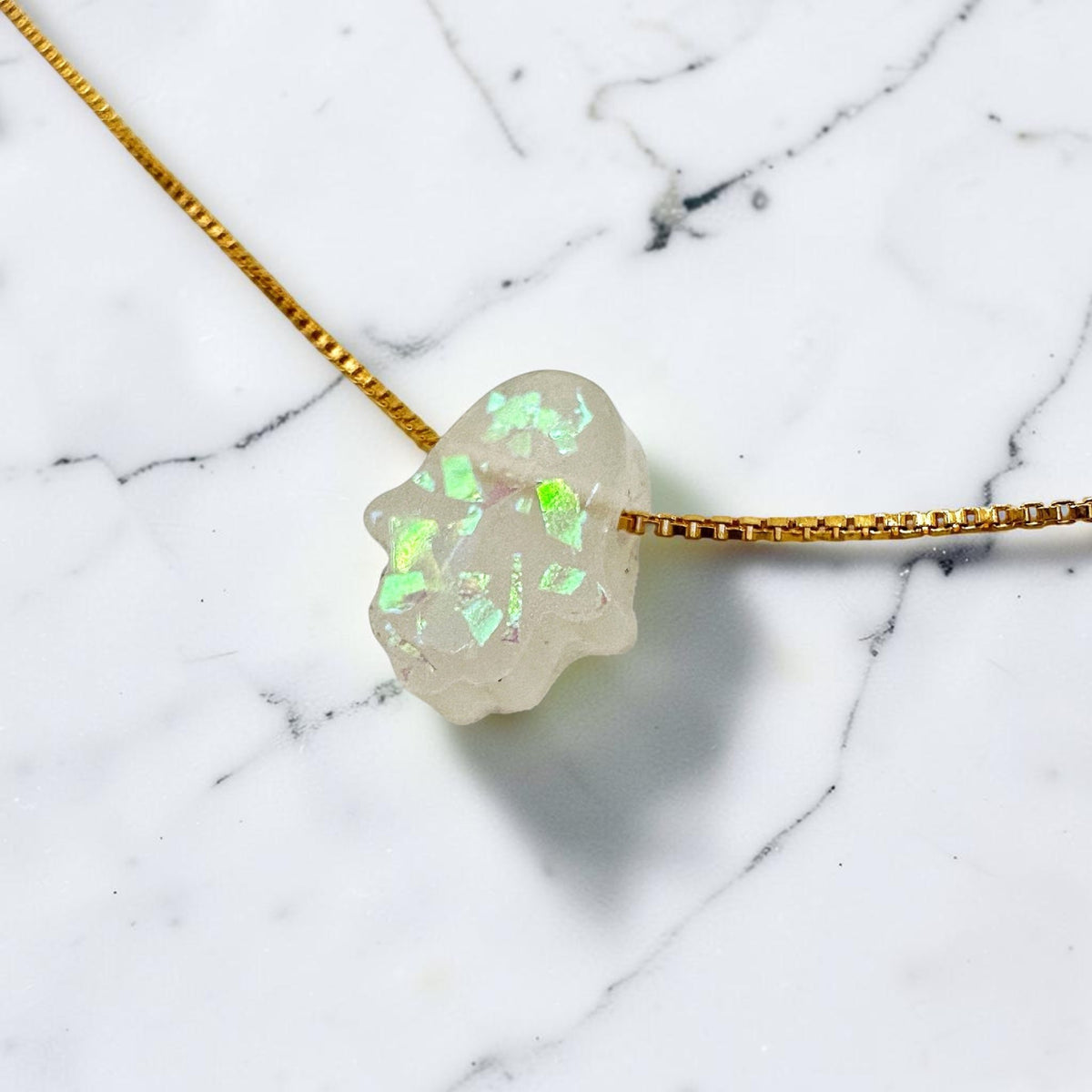 Collier Hamsa imitation opale