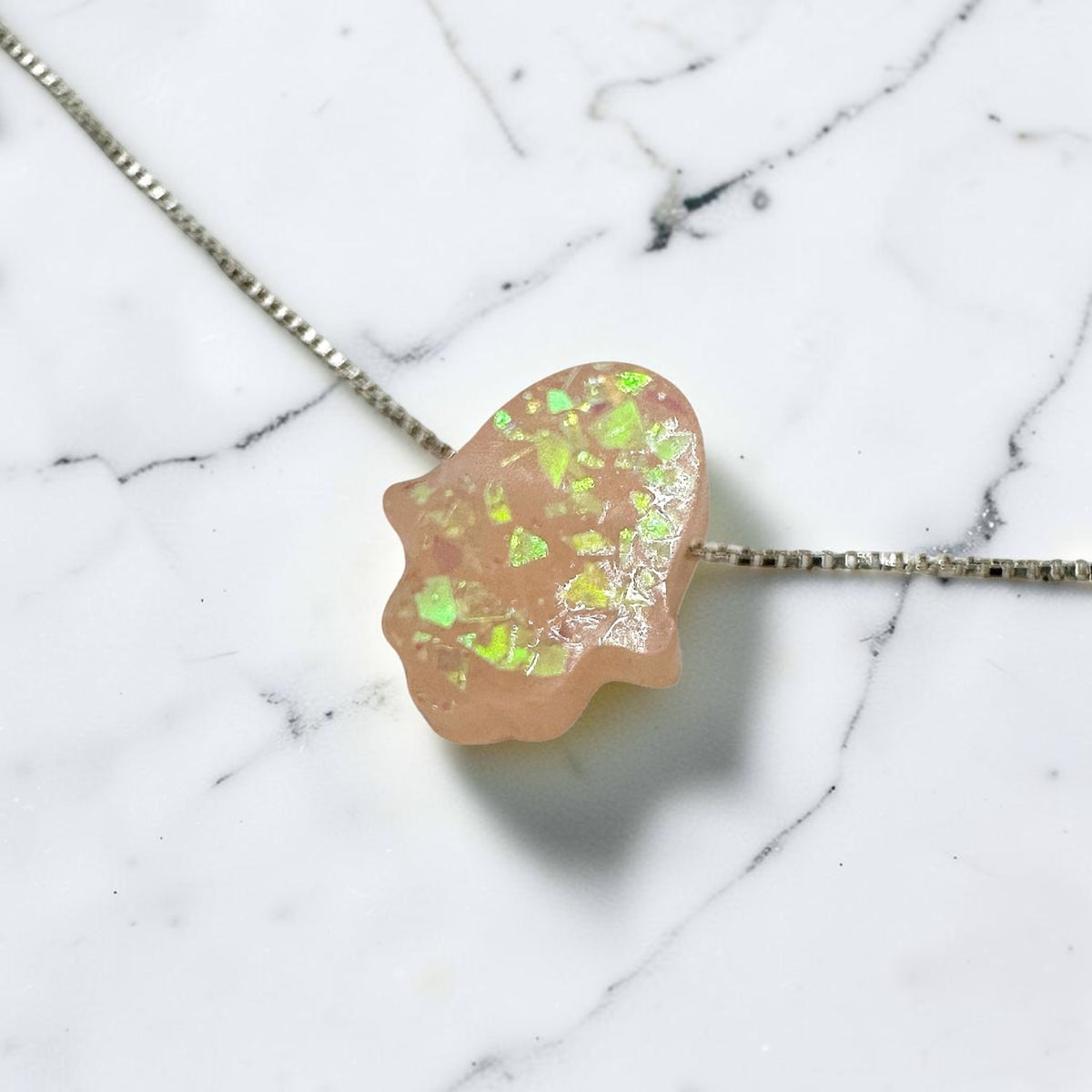 Collier Hamsa imitation opale
