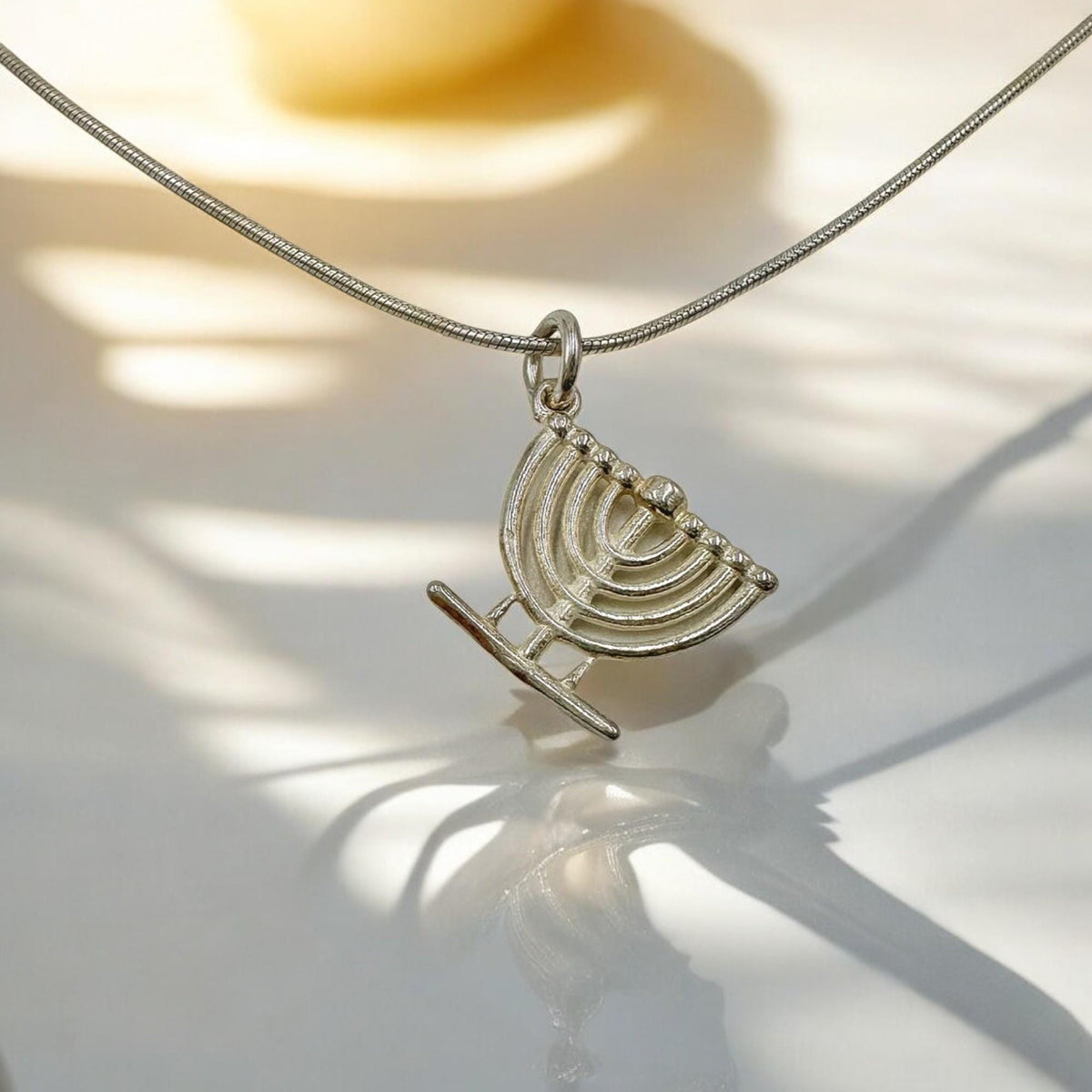 Collier pendentif Menorah en argent sterling/or rempli