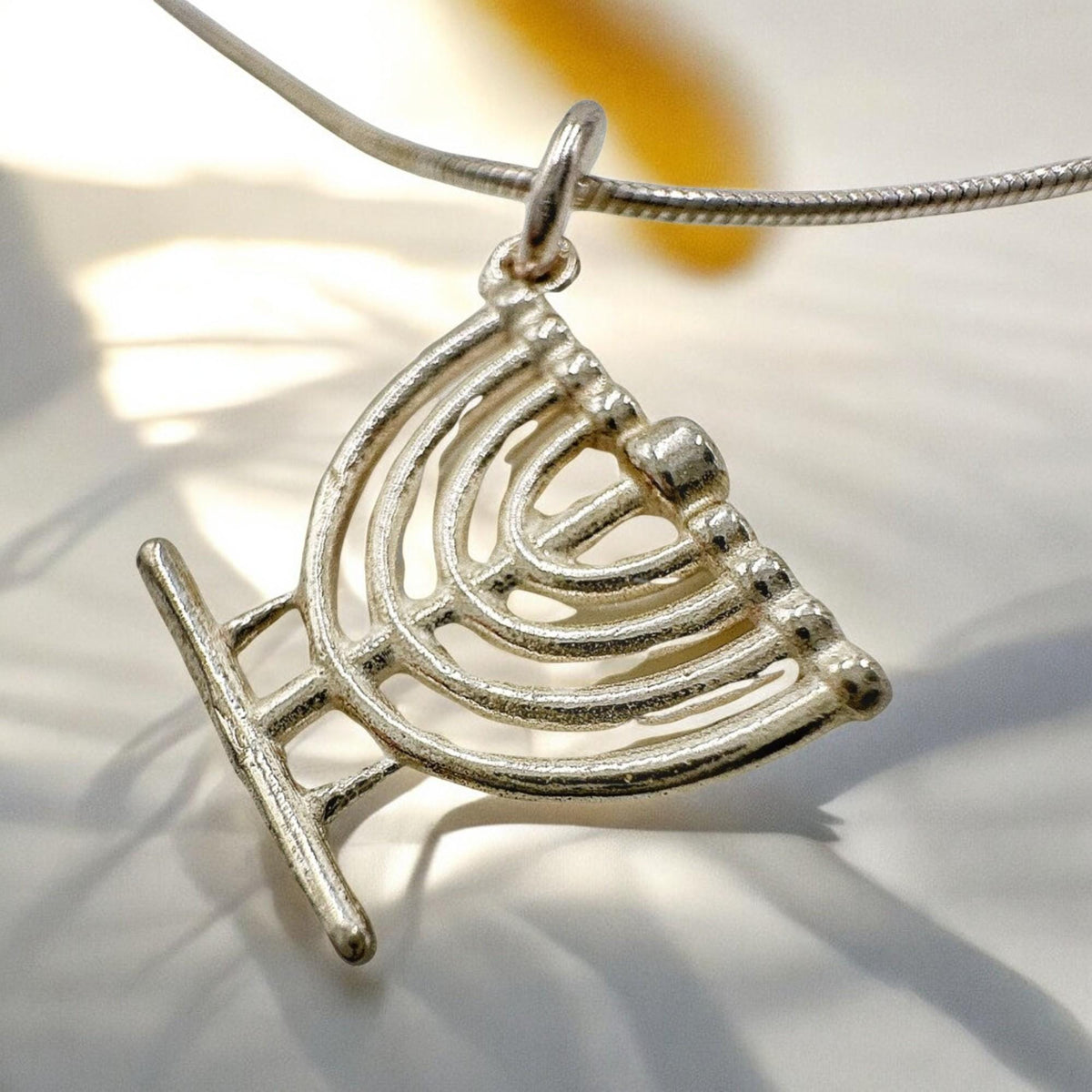 Collier pendentif Menorah en argent sterling/or rempli