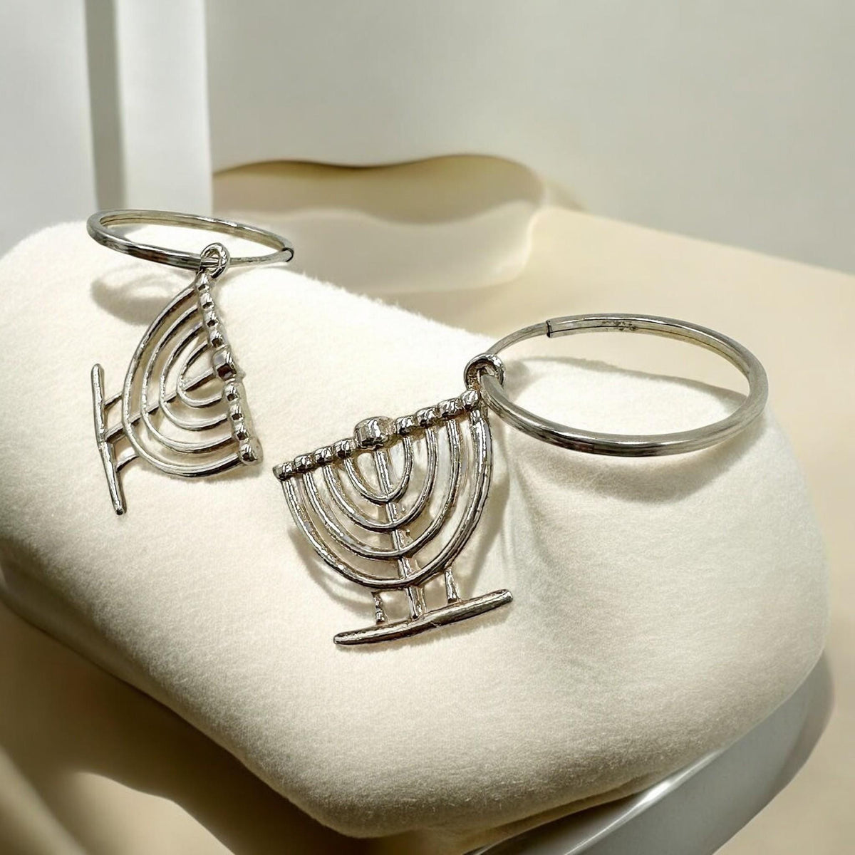 Boucles d'oreilles Menorah en argent sterling