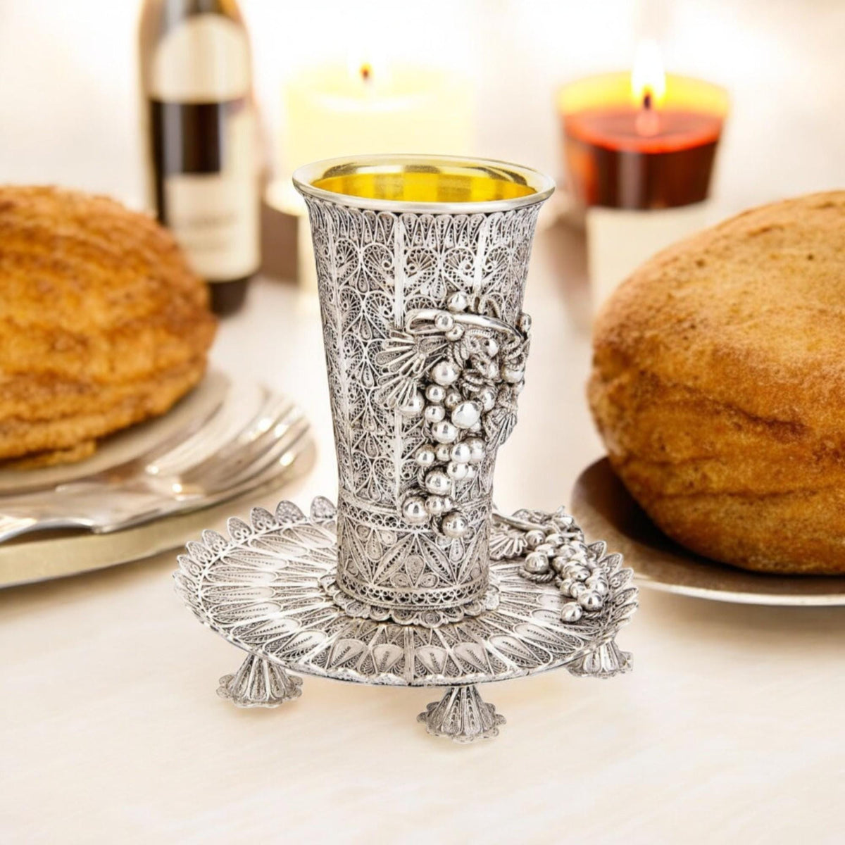 Gobelet de kiddouch en filigrane de grappes de raisin yéménites en argent sterling avec sous-verre | Intérieur plaqué or 24 carats | Cadeau de Chabbat