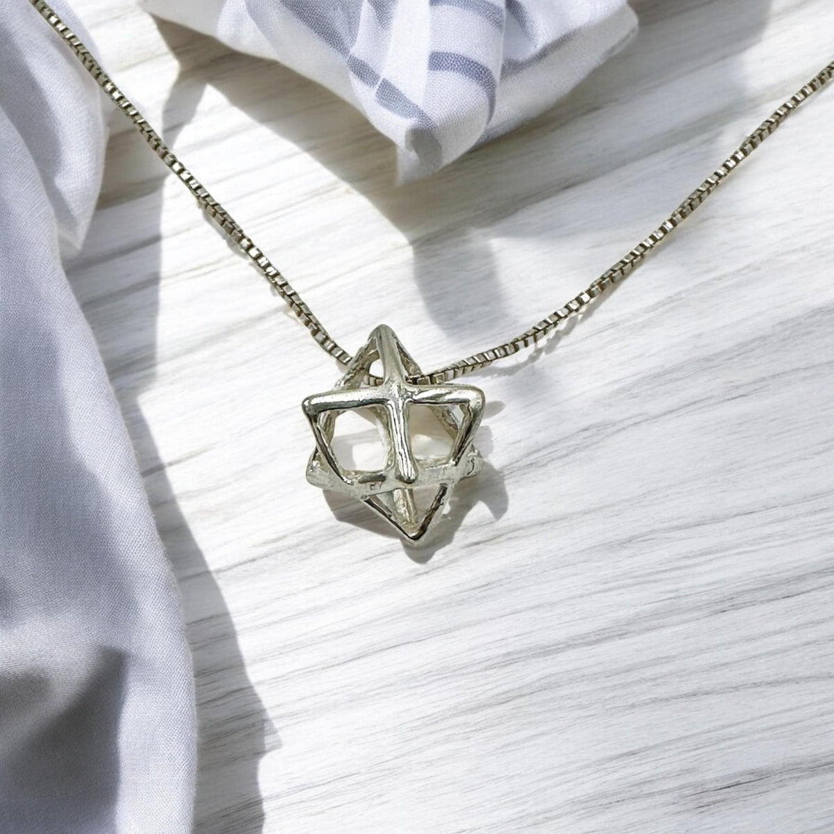Collier en argent sterling avec étoile de David Merkava