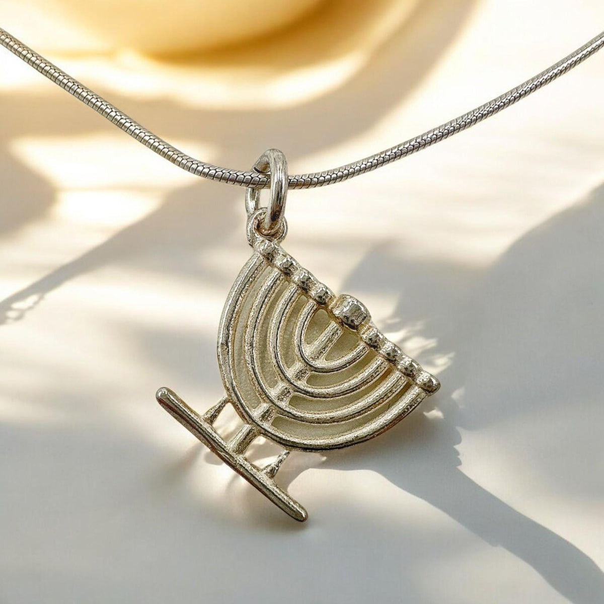 Collier pendentif Menorah en argent sterling/or rempli