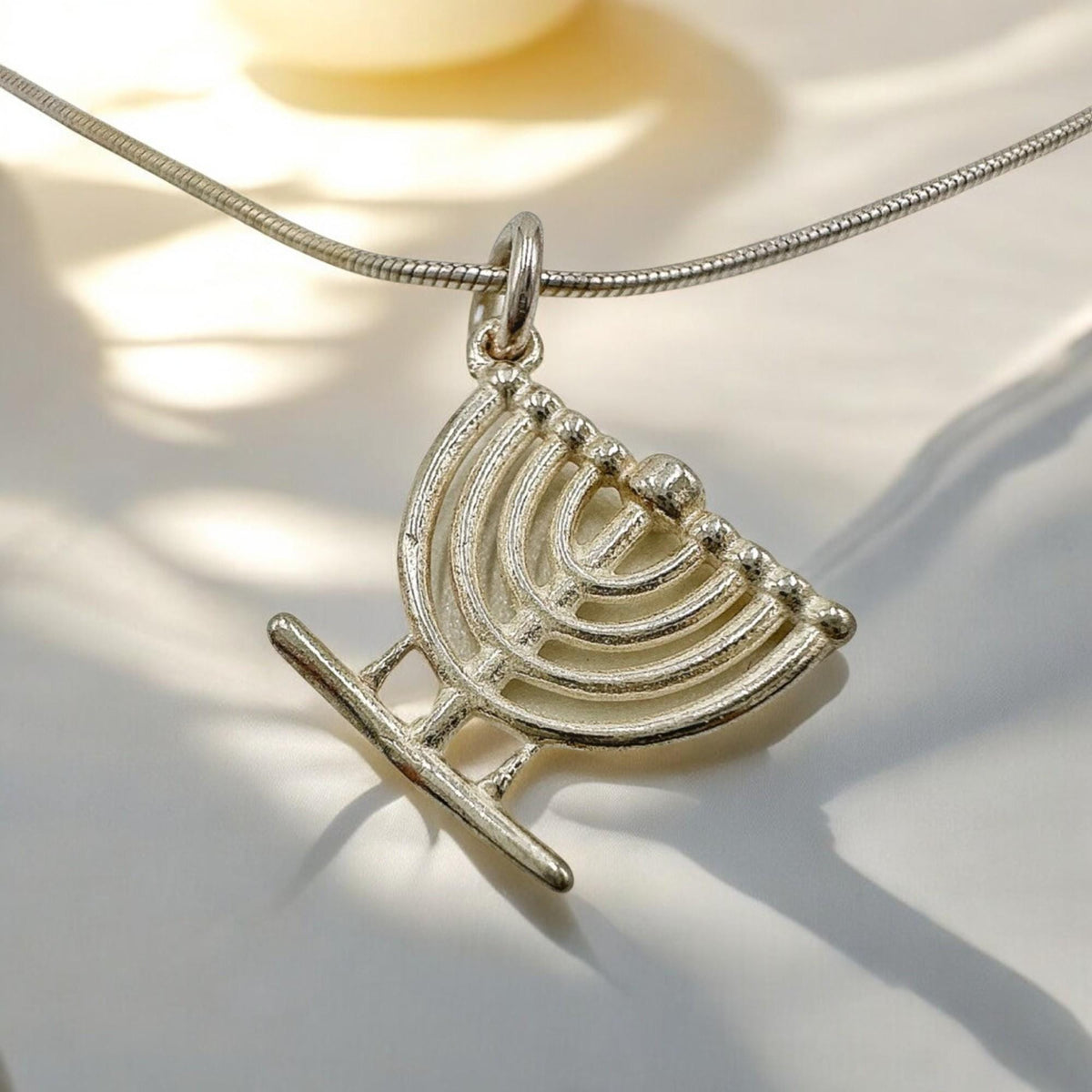 Collier pendentif Menorah en argent sterling/or rempli