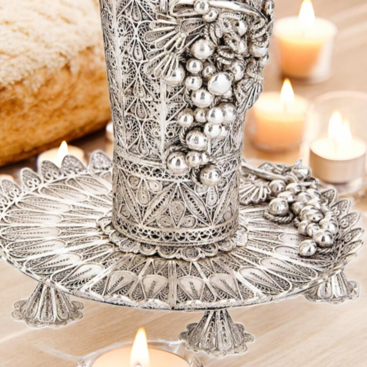Gobelet de kiddouch en filigrane de grappes de raisin yéménites en argent sterling avec sous-verre | Intérieur plaqué or 24 carats | Cadeau de Chabbat