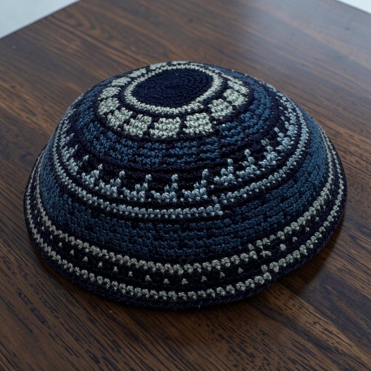 Kippa en coton bleu tricotée 16 cm et 18 cm