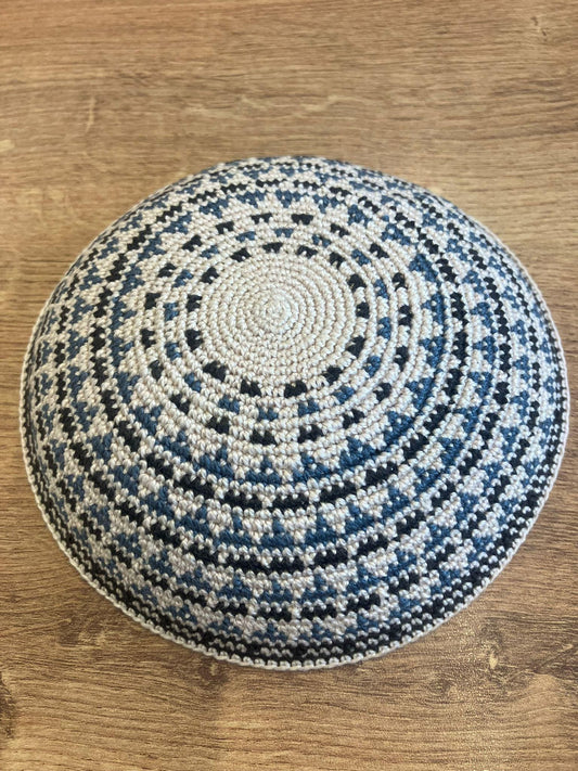 Kippa en coton tricoté | Yarmulke juive beige, bleu clair et noir