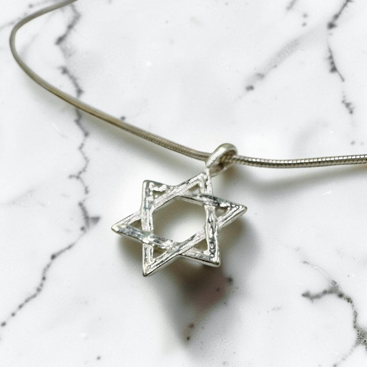 Collier étoile de David en argent sterling