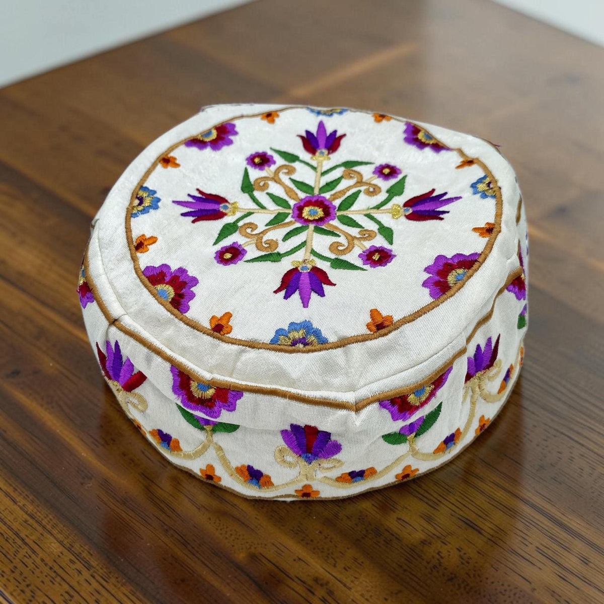 Kippa brodée florale violette de 20 cm