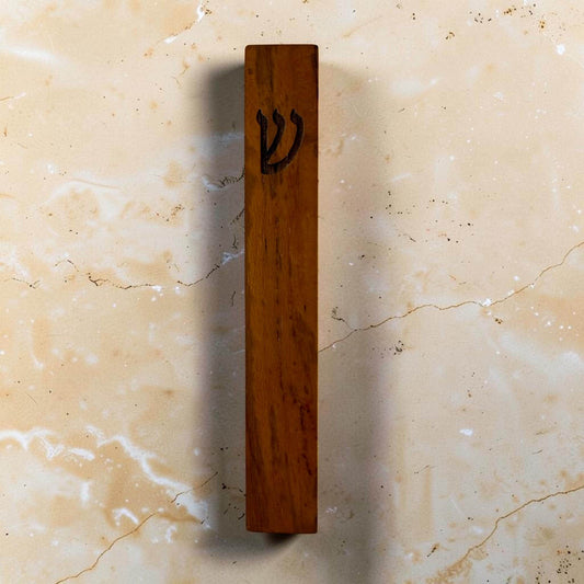 בית מזוזה מעץ טיק בעבודת יד