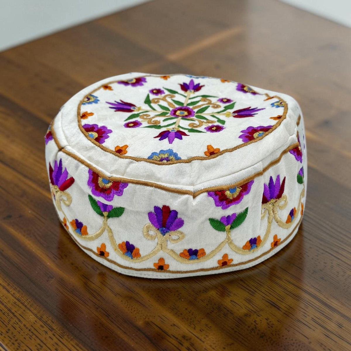 Kippa brodée florale violette de 20 cm