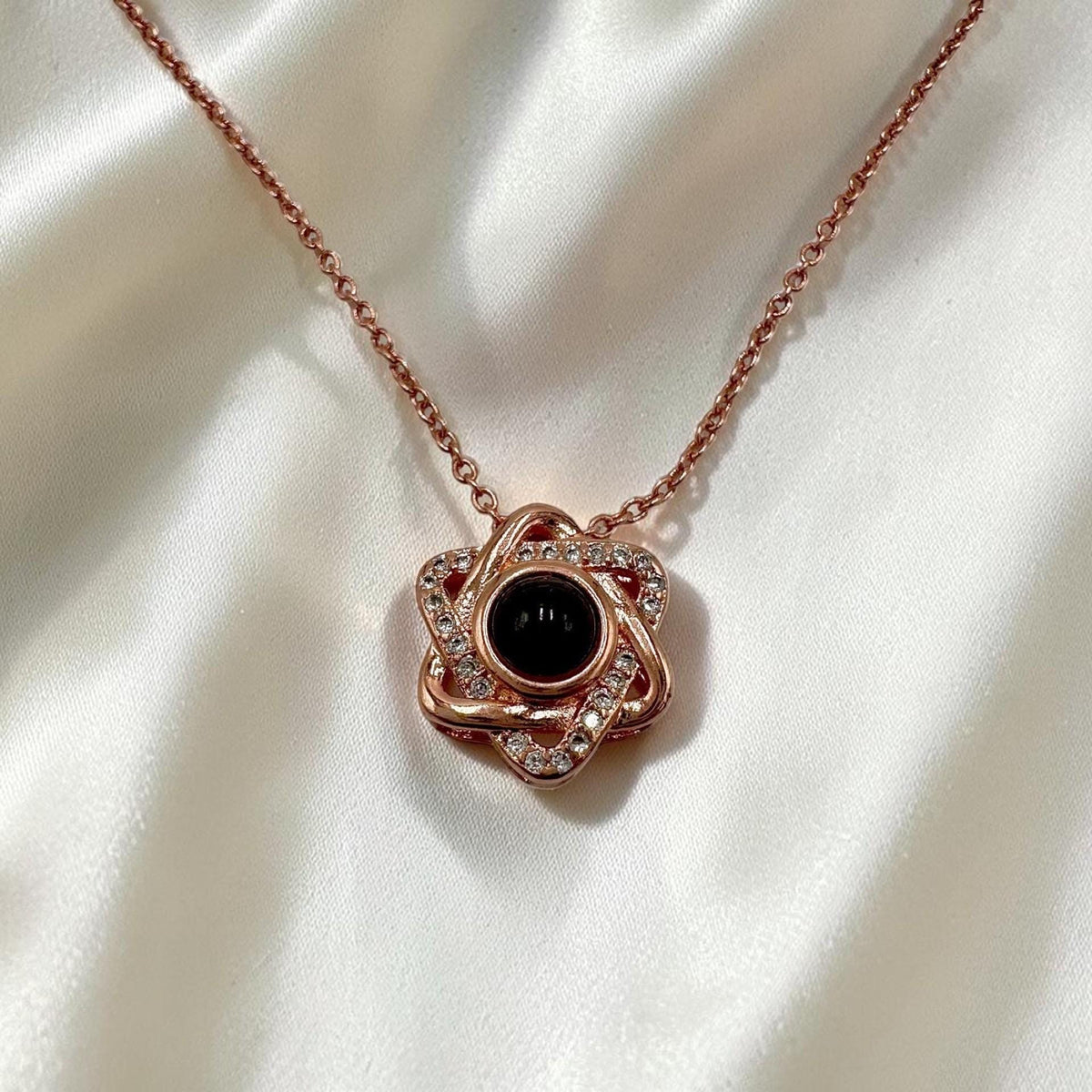 Collier étoile de David en argent sterling et zircon