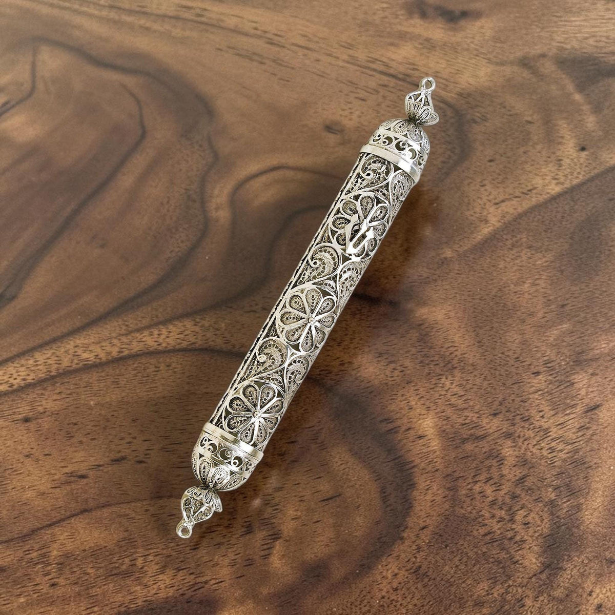 Étui à Mezouzah à motif floral en argent sterling